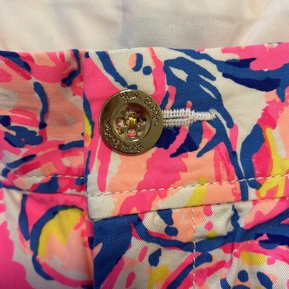 Lilly Pulitzer // The Callahan 5” Short Seashell Print - Picture 3 of 6